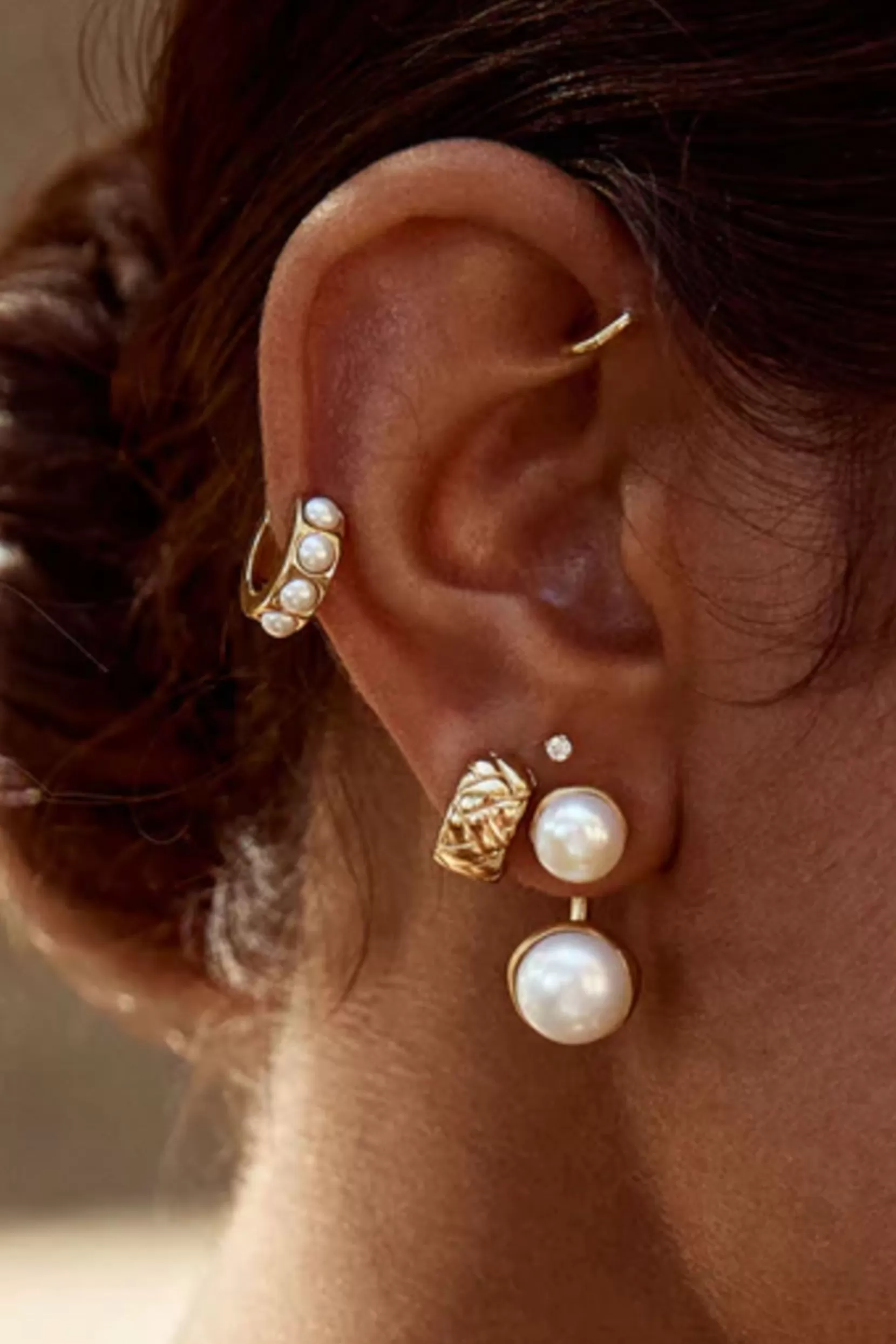 Store Fairley Pearl Huggie - Earrings