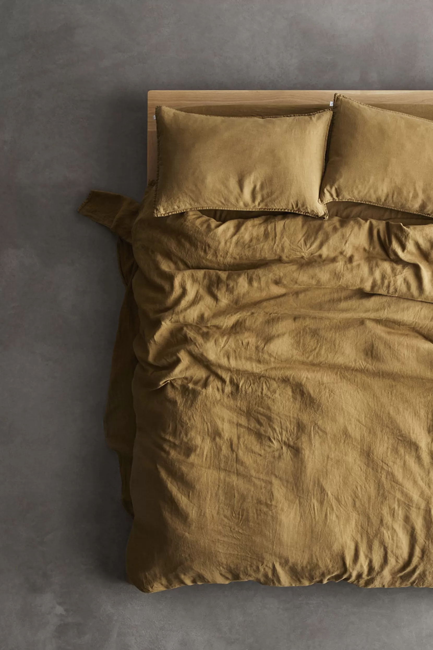 Shop Hanna Hygge                        QC Queen Cushions & Throws